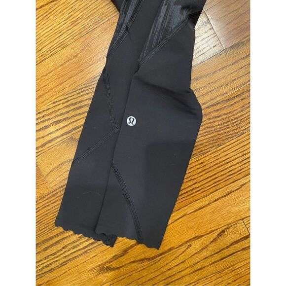 Lululemon leggings size 4 - Picture 6 of 6